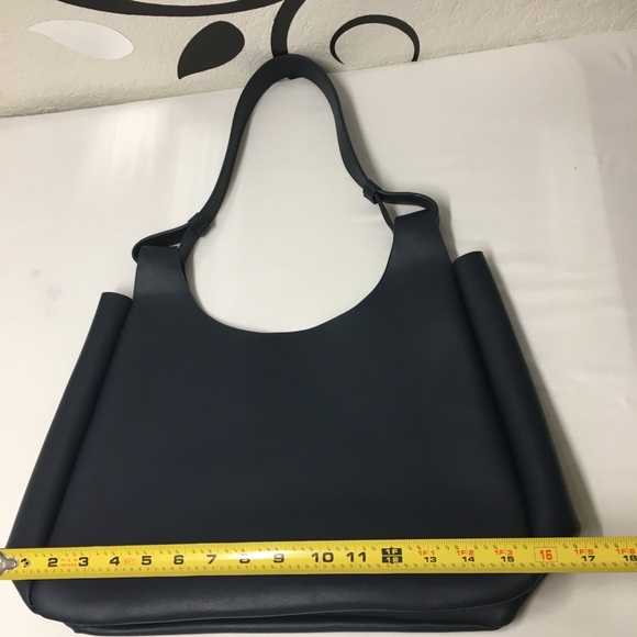 Neiman Marcus Large hobo bag blue vegan leather - Picture 13 of 16